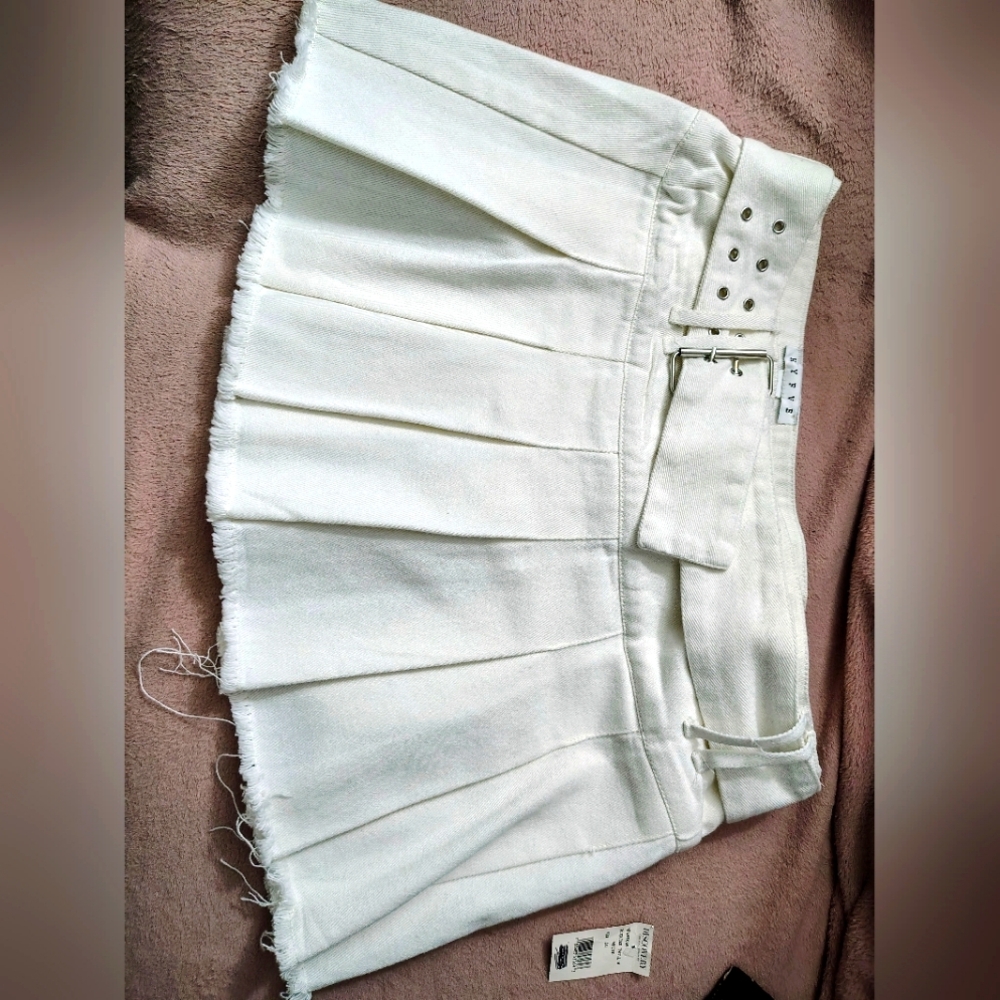 White jean ruffled skirt stretchy